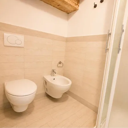 Il Vecchio Scornabecco Alloggio per agriturismo Senigallia