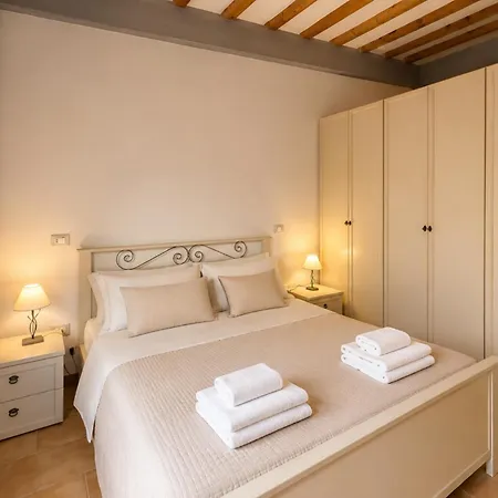 Alloggio per agriturismo Il Vecchio Scornabecco *